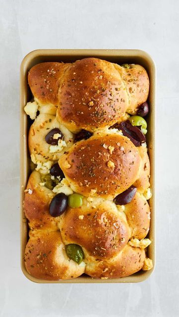 Olives Appetizer, Frozen Dinner Rolls, Frozen Dinner, Frozen Rolls, Olive Bread, Frozen Dinners, Pull Apart Bread, Dried Herbs, Sun Dried Tomatoes