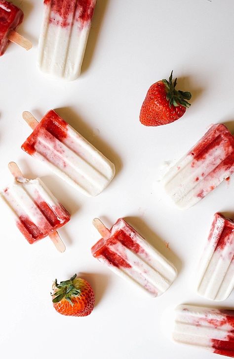 Roasted Strawberry and Buttermilk Popsicles - Wood & Spoon Buttermilk Popsicles, Making Popsicles, Coconut Popsicles, Roasted Strawberry, Popsicles Recipe, Fruit Popsicles, Roasted Strawberries, Slow Cooker Desserts, Ice Cream Popsicles