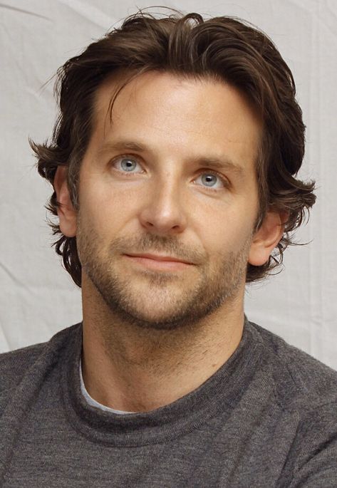 Bradley Cooper Hangover, Bradley Cooper Haircut, Bradley Cooper Hair, Bradley Cooper Irina, Actors Studio, Drama School, Georgetown University, Men Haircut Styles, The Masters