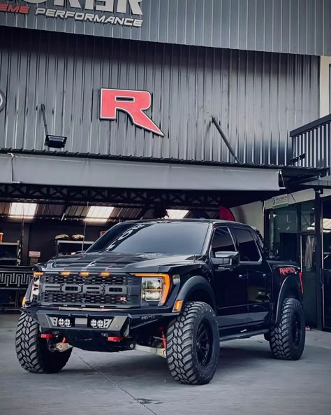 Black Raptor Ford, Ford Raptor Modified, Ford Raptor Offroad, Ford Raptor Lifted, Black Ford Raptor, Chevy Tahoe Z71, Raptor Ford, Trucks For Sell, Bronco Raptor