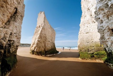 There are no official facilities at Botany Bay except a cafe, a hotel and a couple of small kiosks Botany Bay Kent, Broadstairs Kent, Coast Dresses, Margate Kent, British Beaches, Hever Castle, Kent Coast, Botany Bay, White Cliffs