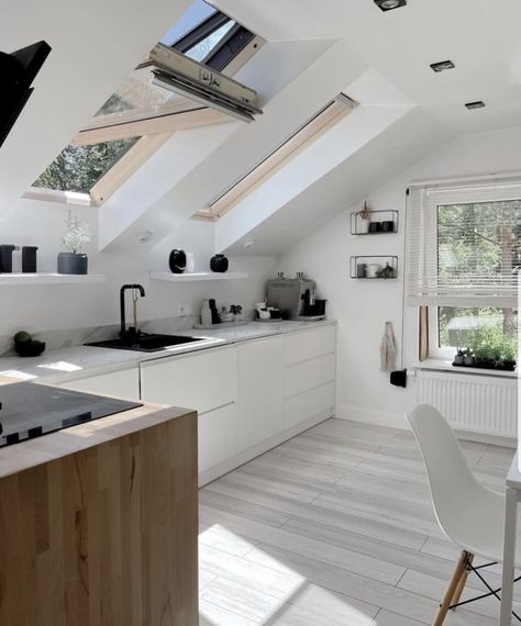 Attic Kitchen, Attic House, Simple Interior Design, Attic Apartment, Bathroom Decor Apartment, Elegant Interiors, Elegant Home Decor, Chic Home Decor, House Inspo