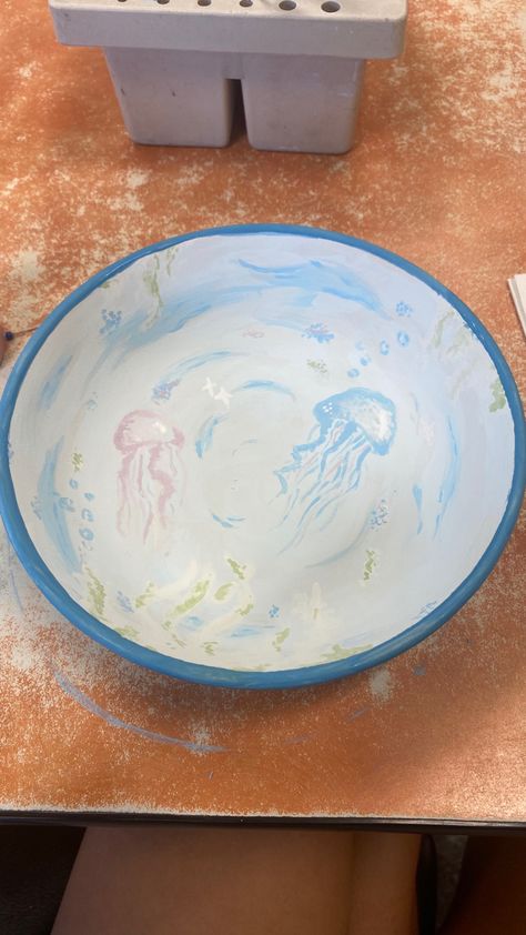 Blue Pottery Painting Ideas, Poterry Painting Bowl, Beach Pottery Painting, Beachy Pottery Painting Ideas, Pottery Painting Sea Theme, Ocean Themed Pottery Painting, Jellyfish Pottery Painting, Under The Sea Ceramics, Ocean Pottery Painting