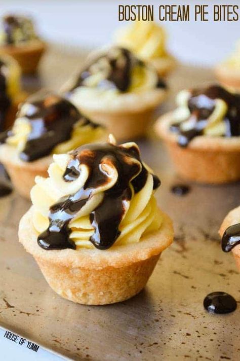 Boston Cream Pie Bites - House of Yumm Boston Cream Pie Bites, Easy Mini Desserts Recipes, Mini Dessert Easy, Mini Pie Recipes, Mini Dessert Recipes, Mini Pie, Pie Bites, Boston Cream Pie, Mini Dessert