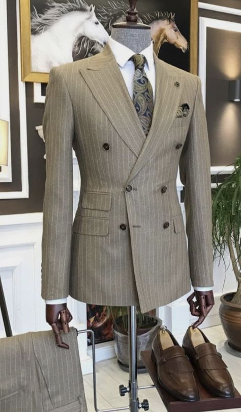 Expensive Suits Men, Expensive Suits Men Luxury, Suits Men Luxury, 3 Piece Suit Men Classy, Men Italian Style, Suit Display, Expensive Suits, Military Dress, Stylish Mens Suits