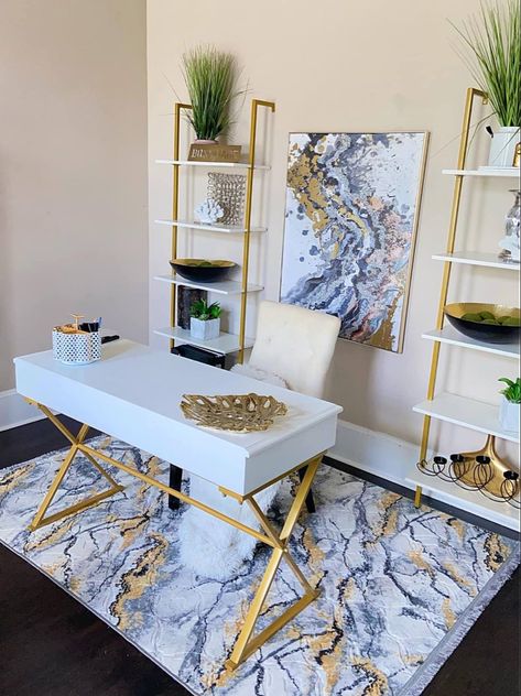 Women Office Room Ideas, Small Office Decoration Ideas, White And Gold Home Office Ideas, Baddie Office Decor, Office Glam Room Combo, Wfh Living Room, Accent Wall For Office Work Spaces, Cute Home Office Decor, Home Office Ideas For Women Vintage