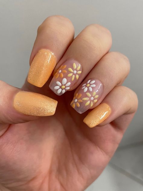 Elephant Nails, Sparkly Nail Designs, Orange Nail Art, Daisy Nail Art, Funky Nail Art, Stylish Nails Designs, Daisy Nails, Flower Nail Art, Toe Nail Designs