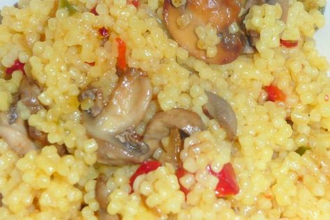 Este o mancarica usurica si foarte aromata. - Rețetă Felul principal : Cuscus cu ciuperci de Raftul Bunicii New Zealand Food, America Food, Australian Food, English Food, Healthy Diet Recipes, European Food, Couscous, Vegetable Recipes, Baby Food Recipes