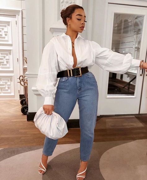 BellaNaijaStyle on Instagram: “How to slay a white shirt and jeans via @sarahjoholder 😍  Get more fashion and style inspo on www.bellanaijastyle.com #Stylish…” White Shirt Outfits, Classy Casual Outfits, Classy Casual, Looks Chic, Outfits Casuales, Look Fashion, Denim Fashion, Classy Outfits, White Shirt