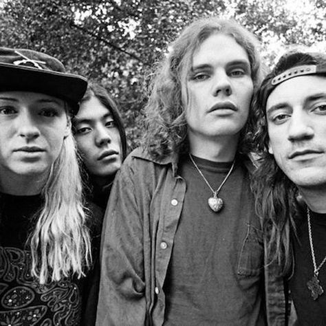 The Smashing Pumpkins   - Follow us @grunge_alt_inspired  - #grunge_alternative_inspired #billycorgan #billycorganspfans #billycorganisgod #90salternativerock #grungemusic #grunge #smashingpumpkins #thesmashingpumpkins #smashingpumpkinstour #90s #alternative #alternativerockband #alternativerockmusic #music #rockalternative #alternativerockmusic Jimmy Chamberlin, James Iha, D'arcy Wretzky, Blues Singers, Pumpkin Song, Siamese Dream, Billy Corgan, Planting Pumpkins, Pumpkin Wallpaper