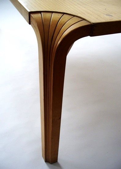 Wood Table Leg Design, One Leg Table Design, Wooden Product Design, Art Deco Products, Art Deco Details, Aalto Chair, Table Legs Ideas, Art Deco Tables, Table Leg Design