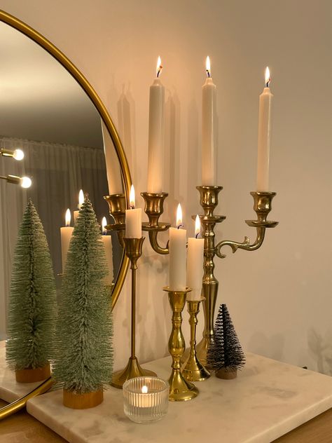 Gold Candle Holder Decor, Winter Bedroom Decor, Metal Candle Stand, Luxury Christmas Decor, Candles Vintage, Arte Aesthetic, Holiday Bedroom, Coquette Room Decor, Coquette Room