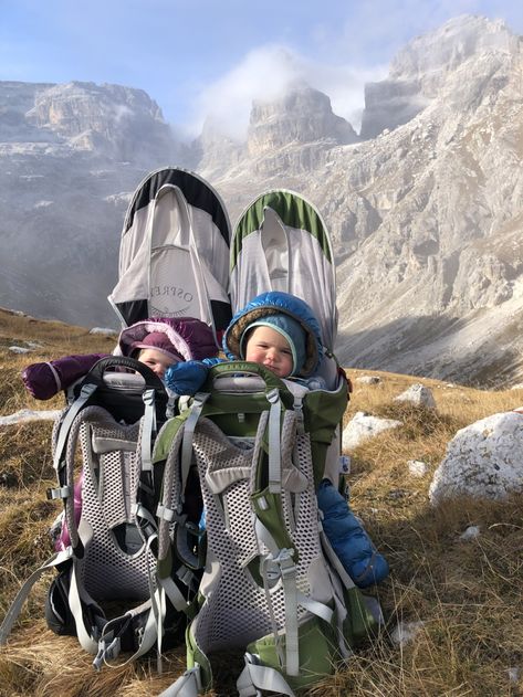 Family Happy Aesthetic, Backpacking Family, Hiking With Baby, Motherhood Goals, Hiking Family, Baby Hiking, Travelling With Kids, Adventure Mom, Traveling Mom