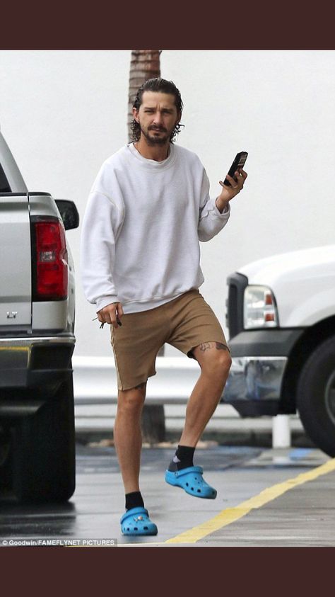 Shia Labeouf Style, Crocs Outfit Men, Men Crocs, Normcore Outfits, Strong Woman Tattoos, Crocs Outfit, Beach Outfit Men, Beautiful Women Quotes, Handsome Men Quotes