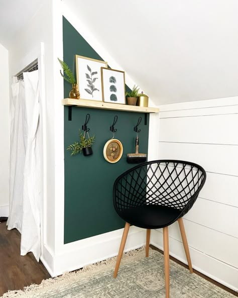 Small Space Accent Wall, Entryway Color, Color Block Wall, Living Room Guest Room, Monochromatic Design, Bathroom Accent Wall, Painted Coffee Tables, Bathroom Accents, Diy Accent Wall