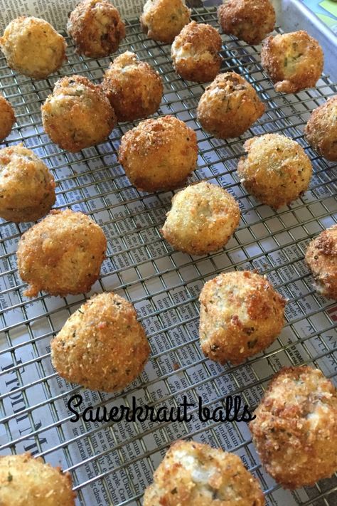 Saurkraut And Sausage, Sauerkraut Balls, Sausage Sauerkraut, Sausage Balls Recipe, Sauerkraut Recipes, Appetizers Easy Finger Food, Easy Healthy Meal Prep, Party Dishes, How To Cook Sausage