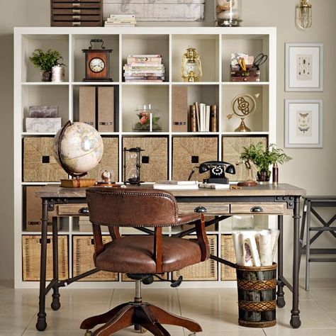 Home office with vintage travel accessories. Book my tickets. Travel Themed Room, Rustic Home Offices, Traditional Home Office, Office Architecture, Living Wall Decor, Vintage Industrial Decor, Office Inspiration, Home Office Design, Home Wallpaper