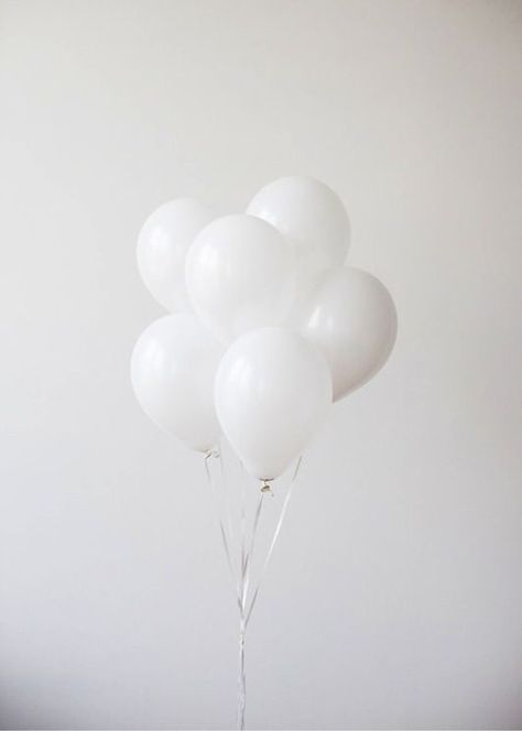 Weekend Inspiration, Balloons Photography, Gray Aesthetic, 背景 シンプル, White Balloons, White Noise, Aesthetic Colors, Colour Board, Aesthetic Images