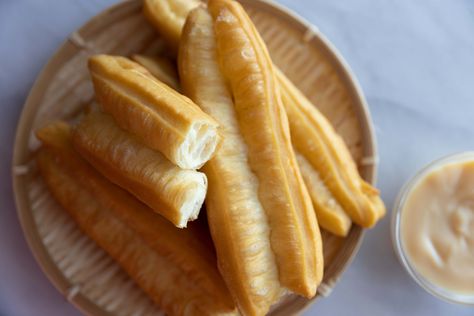 Khanom Khuu | Chinese Donut | Pantango Chinese Donut, Noodles Dishes, Chinese Donuts, Fried Donuts, Noodle Dishes, Frying, Hot Dog Buns, Pop Tarts, Asian Recipes