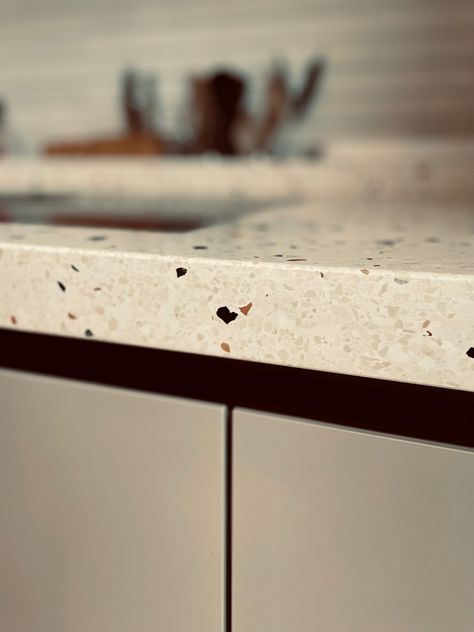 terrazzo granito keukenblad Kitchen Projects, New Homes, Interior Design, Design