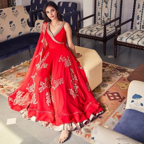 Aashni + Co on Instagram: “@amritathakurofficial’s festive collection has got you covered from mehendi to sangeet and everything in between. Shop on aashniandco.com…” Angrakha Style Kurti, Angrakha Anarkali, Indian Dresses For Women, Style Kurti, Angrakha Style, Indian Designer Outfits, Saree Dress, Anarkali Dress, Indian Attire