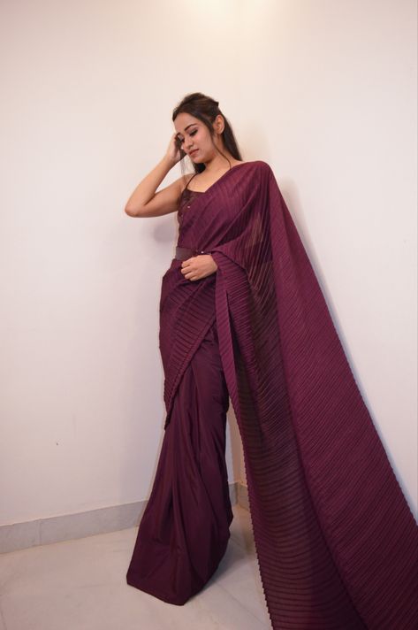 Pleated saree Wine Colour Saree, Wine Saree, Unique Sarees, Pleated Saree, Sequence Blouse, Wine Colored, Photo Poses, Choker, Take That