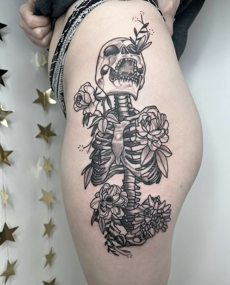 Floral Skull Tattoos, Skeleton Tattoo, Torso Tattoos, Forarm Tattoos, Skeleton Tattoos, Hip Tattoos Women, Floral Tattoo Sleeve, Spooky Tattoos, Side Tattoos