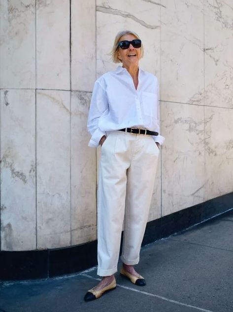 Coastal Grandmother Is The 2022 Fashion Trend For Everyone: Here's How To Get It - Emily Henderson Coastal Grandmother Style Clothing, Coastal Grandmother Style Outfits, Costal Grandmother Outfit, Coastal Grandmother Outfits Summer, Coastal Grandmother Fashion, Coastal Grandmother Aesthetic Outfits, Coastal Chic Outfit, Coastal Grandma Outfits, Grandmother Outfit