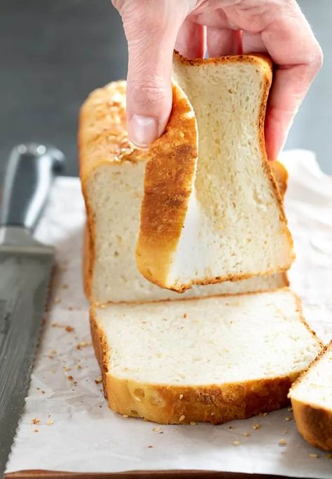 How To Make Easy Gluten Free White Sandwich Bread - Gluten Free on a Shoestring Gluten Free Bread Recipe Easy, Gf Bread Recipe, Gluten Free Bread Recipe, White Sandwich Bread, Gluten Free Sandwich Bread, Best Gluten Free Bread, Gluten Free Sandwiches, Gluten Free Yeast Free, Pain Sans Gluten