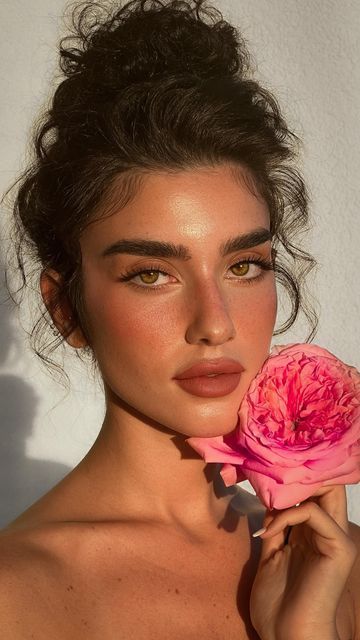 Shari Kramer on Instagram: "Blushy lips + cheeks 🌸 Model @3brardilan Hair @florian_fuell Makeup by me @shari.mua using @diorbeauty Forever Liquid 458 💄 #makeup #makeuptutorial #mua #glowingskin" Pink Lip Makeup, Y2k Makeup Looks, Garden Shoot, French Makeup, Sunkissed Makeup, Maquillage On Fleek, Y2k Makeup, Elegant Makeup, Makeup Makeup