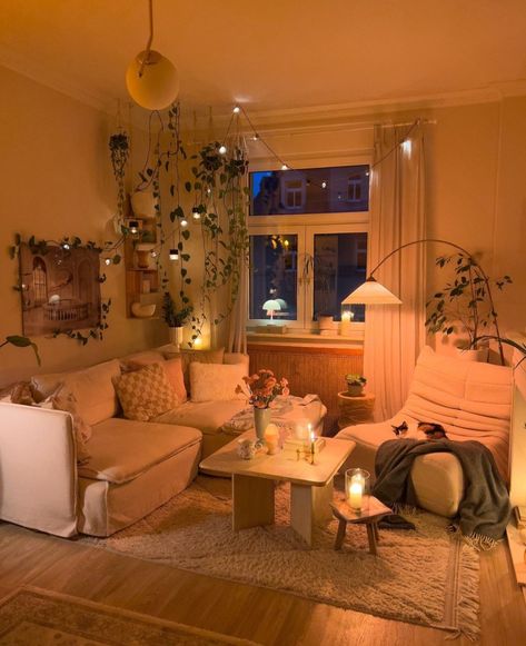 Dim Lighting Living Room, Ambiance Lighting Living Room, Soft Lighting Living Room, Warm Lighting Living Room, Ambient Lighting Living Room, Lighting Living Room, Dim Lighting, Room Interior Design, Cozy Living Rooms