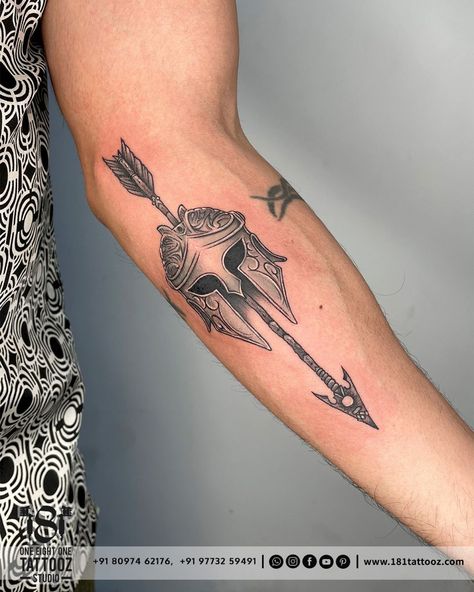 Corinthian Helmet Tattoo, Heart Of A Warrior Tattoo, Strength Inspired Tattoos, Trojan Tattoo Ideas, Spartan Arrow Tattoo, Spartan Tattoo Design Warriors, Simple Spartan Tattoo, Spartan Head Tattoo, Trojan Helmet Tattoo