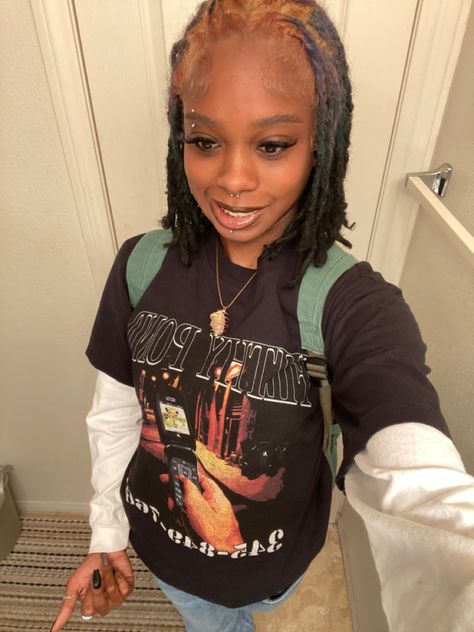 Locs black girl piercings alternative Side Part Locs, Short Dread Hairstyles, Colored Locs Black Women, Dyed Roots, Locs Dyed, Pink Roots, Locs Black Women, Hairstyles Locs, Colored Locs