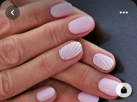 50  Top Summer Nails, Trends and Designs for 2024 - Jennysgou Beach Resort Nails, Vacation Nails Classy, Natural Vacation Nails, Beach Vacation Nail Ideas Short, Vacation Nail Designs Beach, Beachy Nail Colors, Vacation Nails Neutral, Summer Nails Seashell, Beachy Manicure