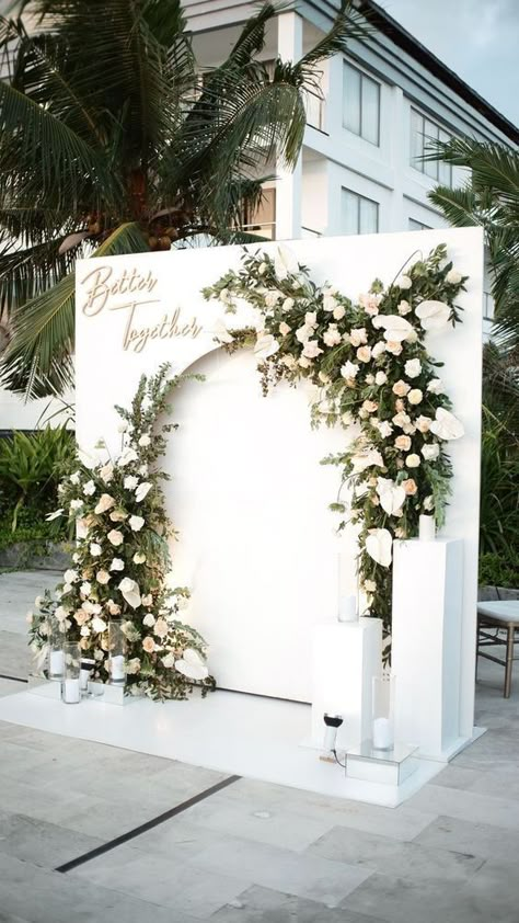 Photo Booth Backdrop Wedding, Wedding Background Decoration, Booth Backdrops, Photo Backdrop Wedding, Booth Wedding, Wedding Decorations Ideas, Diy Wedding Backdrop, Wedding Stage Design, Wedding Backdrop Design