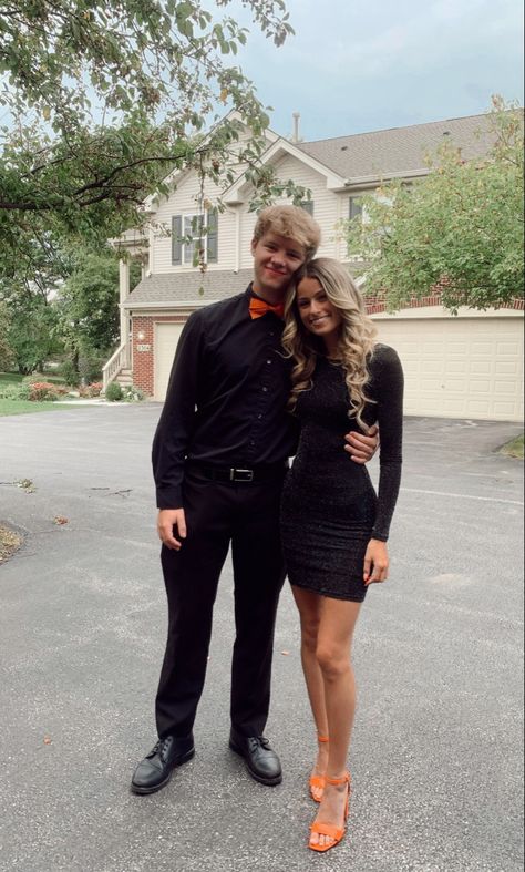 Homecoming Couples Matching Shoes, Homecoming Dresses Matching Date, Hoco Black Couple, Black And Silver Hoco Couple, Black And White Hoco Couple, Brown Hoco Dress Couple, Black And Gold Hoco Couple, Black Dress Hoco Couple, All Black Homecoming Couple