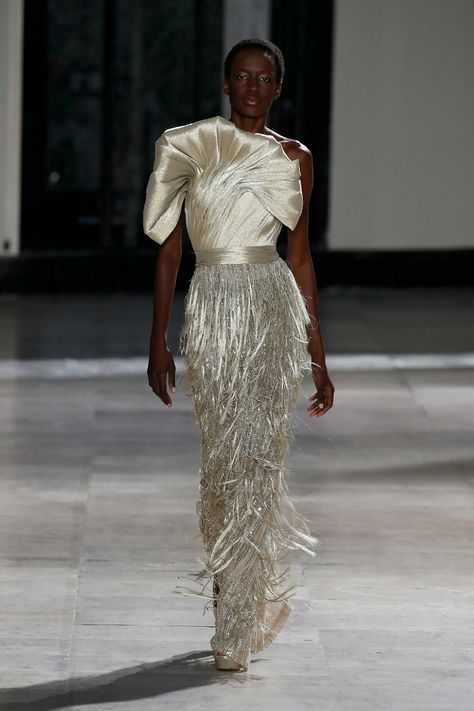 Tony Ward Couture Spring Summer 2023 Paris – DOOR11 Couture Ss23, 2023 Paris Fashion, Tony Ward Couture, Fashion Week Dresses, Fashion Draping, 2023 Couture, High Fashion Couture, Paris Fashion Week Runway, Peacock Dress