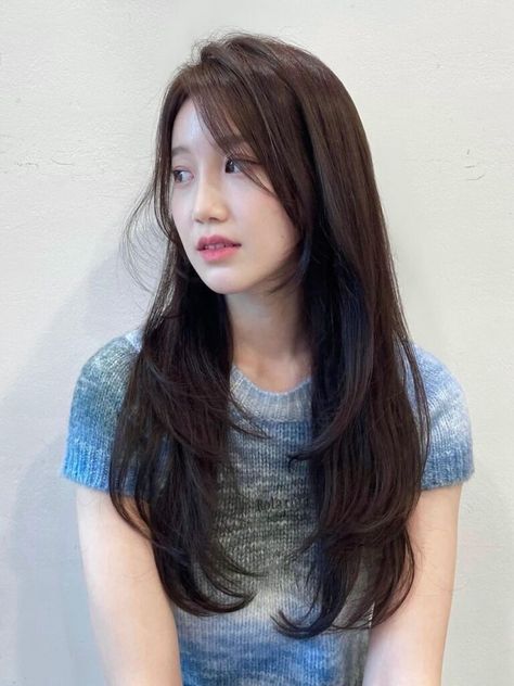 Korean Beauty Tips, Korean Hair Color, Asian Haircut, Hair Inspiration Long, Hairstyles For Layered Hair, Haircuts For Medium Hair, Haircuts Straight Hair, Permed Hairstyles, Long Layered Hair