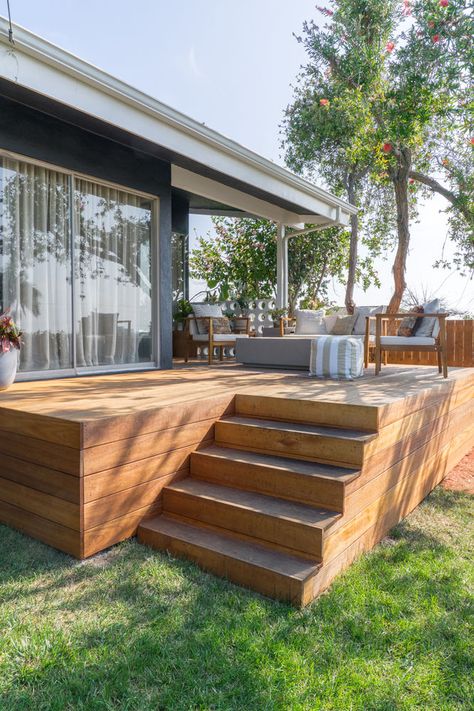 Small Garden Decking, Small Backyard Decks, Interior Deisgn, Patio Steps, Wooden Terrace, Patio Deck Designs, Deck Designs Backyard, New Windows, House Deck