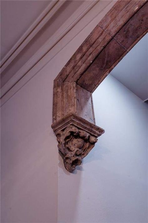 Diy Wooden Corbels, Dark French Decor, Corbels Ideas Doorway, Wood Archway, Corbels Ideas, Vintage Corbels, Archway Ideas, Archways In Homes, Salvaged Decor