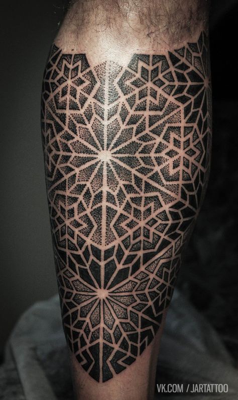 blackmagic Dot Work Tattoo Men, Herren Hand Tattoos, Sleeve Filler, Tattoo Perna, Tattoo Sleeve Filler, Geometric Sleeve Tattoo, Blackout Tattoo, Work Tattoo, Sacred Geometry Tattoo