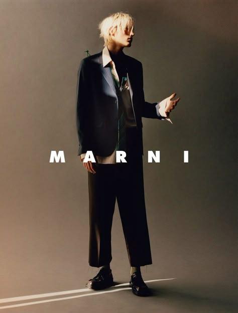 Marni Spring/Summer 2018 Campaign | The Fashionography Jamie Hawkesworth, Logos Retro, Campaign Shoot, Studio Photography Fashion, Creative Photoshoot Ideas, Campaign Fashion, Backdrop Ideas, Fashion Photography Inspiration, Photo Style