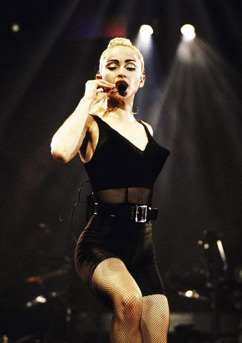 Madonna, "Vogue" on the Blond Ambition Tour, 1990 #strikeapose Madonna Hair, Madonna Outfits, Madonna Costume, Madonna Concert, Madonna Fashion, Madonna Looks, Madonna Vogue, Divas Pop, Madonna 80s