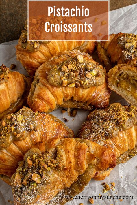 Pistachio Cream Filled Croissant, Italian Crossaint, Fall Croissant Recipes, Pistachio Croissant Filling, Croissant Recipe Stuffed Dessert, Croissant Filling Ideas Savoury, Croissant Filling Ideas Sweets, Pistachio Cream Croissant, Store Bought Croissant Ideas