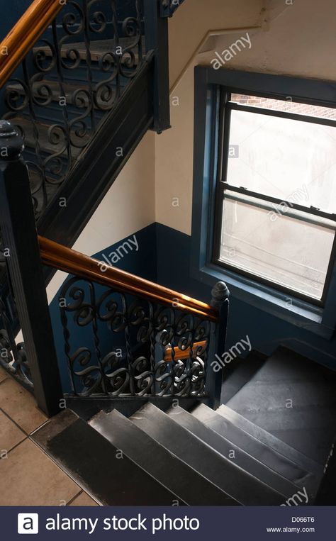 Apartment Stairs, Old New York City, Walk Up Apartment, Walking Up Stairs, Old New York, Apartment Hall, Scandinavian Apartment, City Layout, Old Apartments