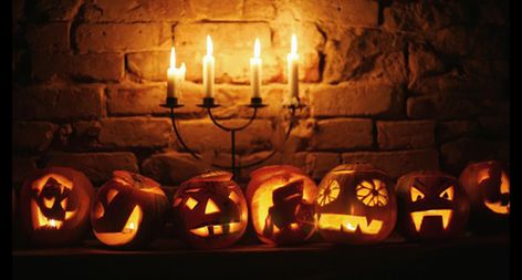 How Ireland's Great Famine of the 1840s brought Halloween to America | The Irish Post Irish Halloween, Real Life Horror Stories, Happy Halloween Gif, Halloween Gifs, Origin Of Halloween, Irish Festival, Bobbing For Apples, Samhain Halloween, Halloween Traditions