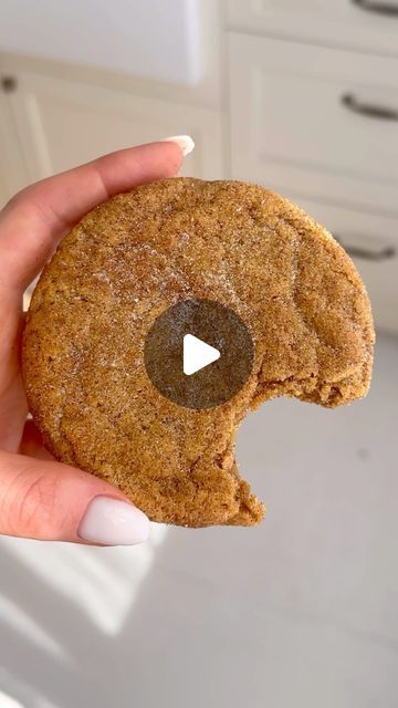 Sarah Fennel on Instagram: "i know it’s barely fall but i’m officially giving in to my pumpkin cravings with this perfect single serve pumpkin snickerdoodle cookie AKA a soft and chewy pumpkin cookie spiced to perfection and coated in cinnamon sugar. recipe in my bio!" Single Serve Pumpkin Recipes, Cinnamon Sugar Recipe, Sarah Fennel, Pumpkin Snickerdoodle Cookies, Single Serve Cookie, Deficit Meals, Pumpkin Cravings, Single Cookie, Cookie Exchange Recipes