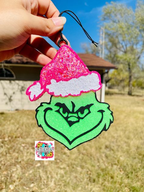 Christmas Freshie Ideas, Christmas Car Freshies, Grinch Freshie, Christmas Freshies, Car Freshies Ideas, Inside Of The Car, Car Freshie Ideas, Cute Car Air Freshener, Handmade Air Freshener