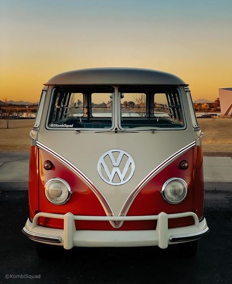 Vintage Volkswagen Bus, Making Colors, Van Volkswagen, Volkswagen Beetle Vintage, Vw Bus T1, Volkswagen Camper Van, Volkswagen Vans, Volkswagen Type 2, Volkswagen Van