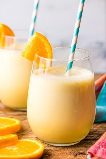 Creamy and refreshing Orange Julius is the ultimate summer beverage! Jamba Juice Recipes, Orange Julius Recipe, Amazing Drinks, How To Make Orange, Orange Julius, Jamba Juice, Orange Juice Concentrate, Orange Dream, Dream Machine